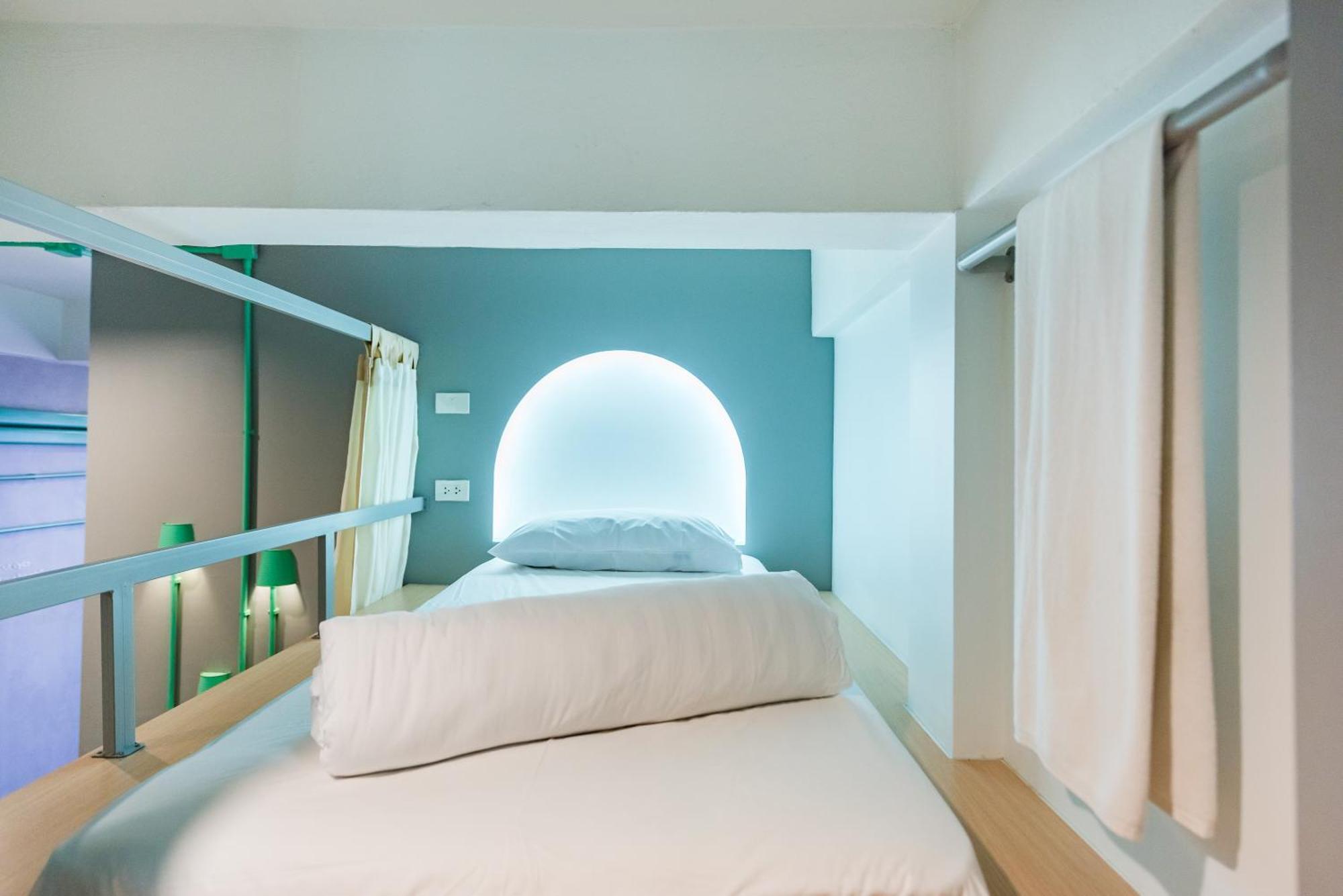 Eco Hostel Phuket Bagian luar foto