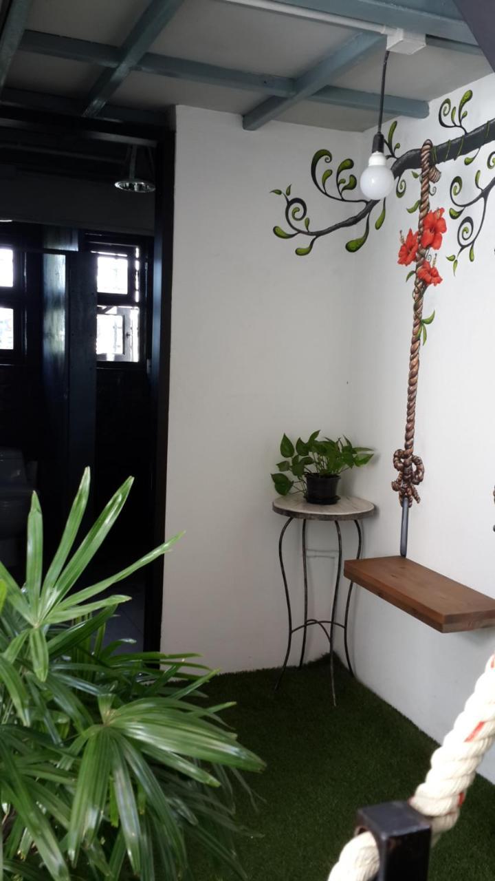 Eco Hostel Phuket Bagian luar foto