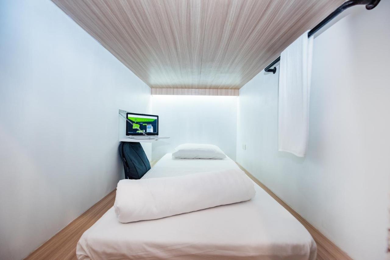 Eco Hostel Phuket Bagian luar foto
